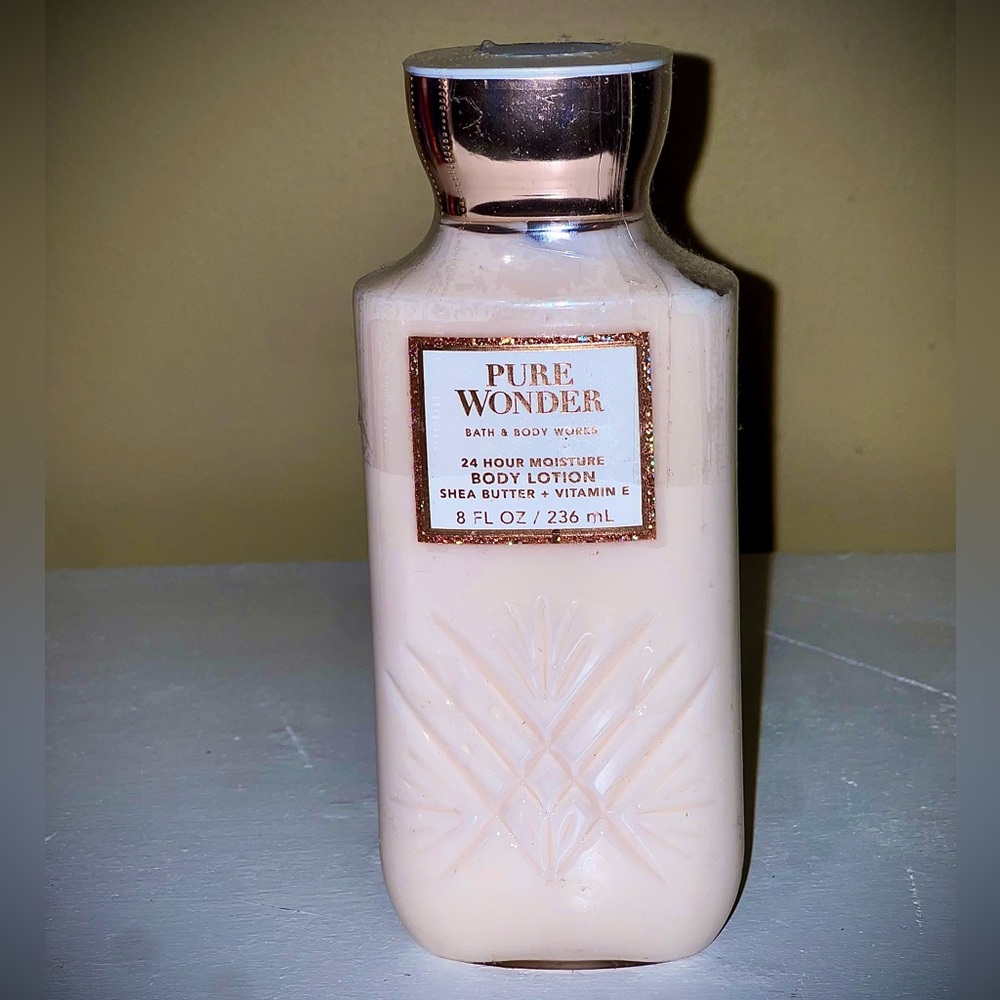 Bath & Body Works Pure Wonder Lotion - Cream